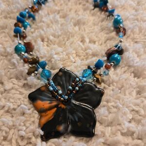 NWOT Beaded Flower Necklace Blues Brown